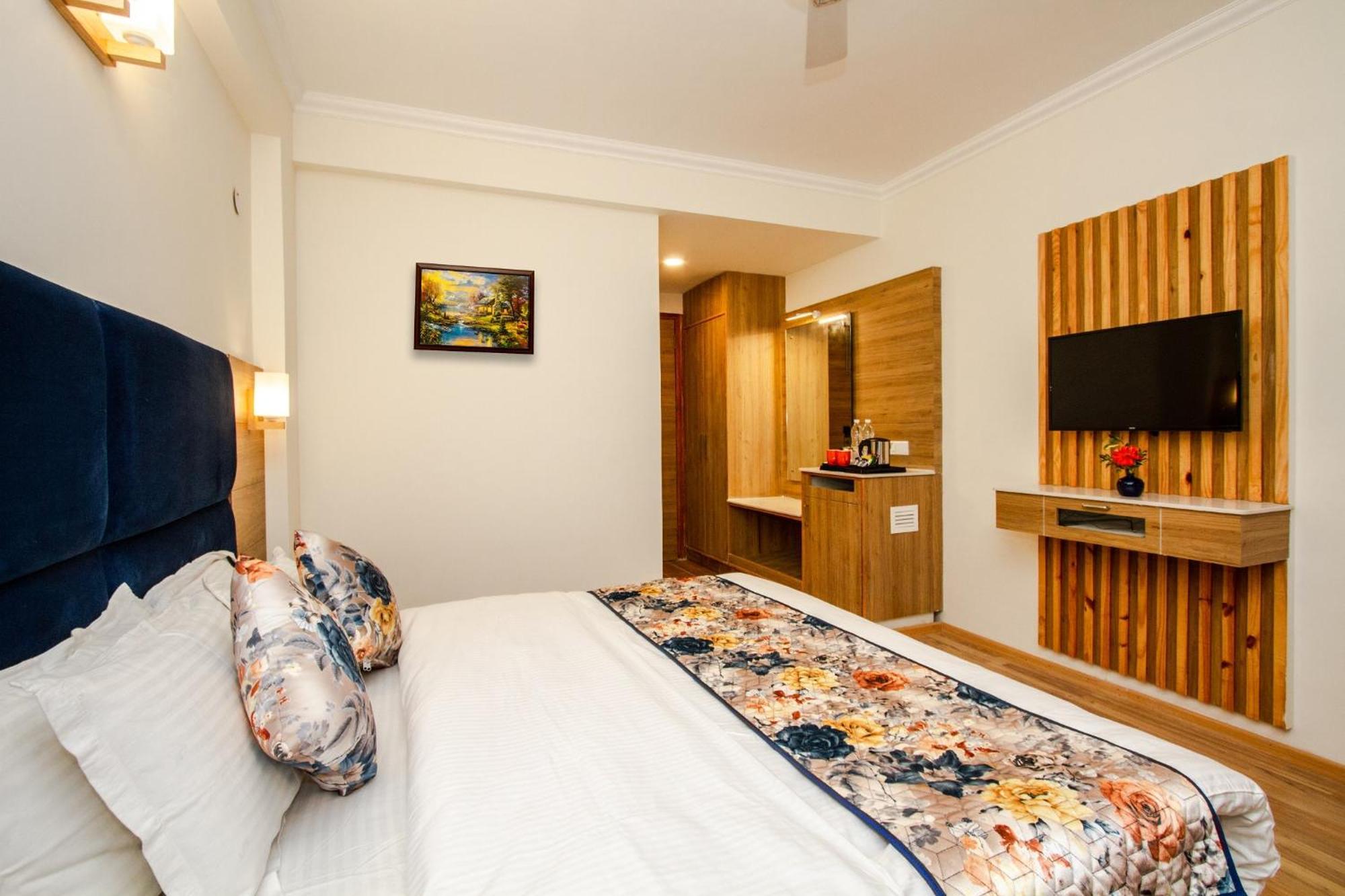 Anand Vardhan Resorts Manāli Habitación foto
