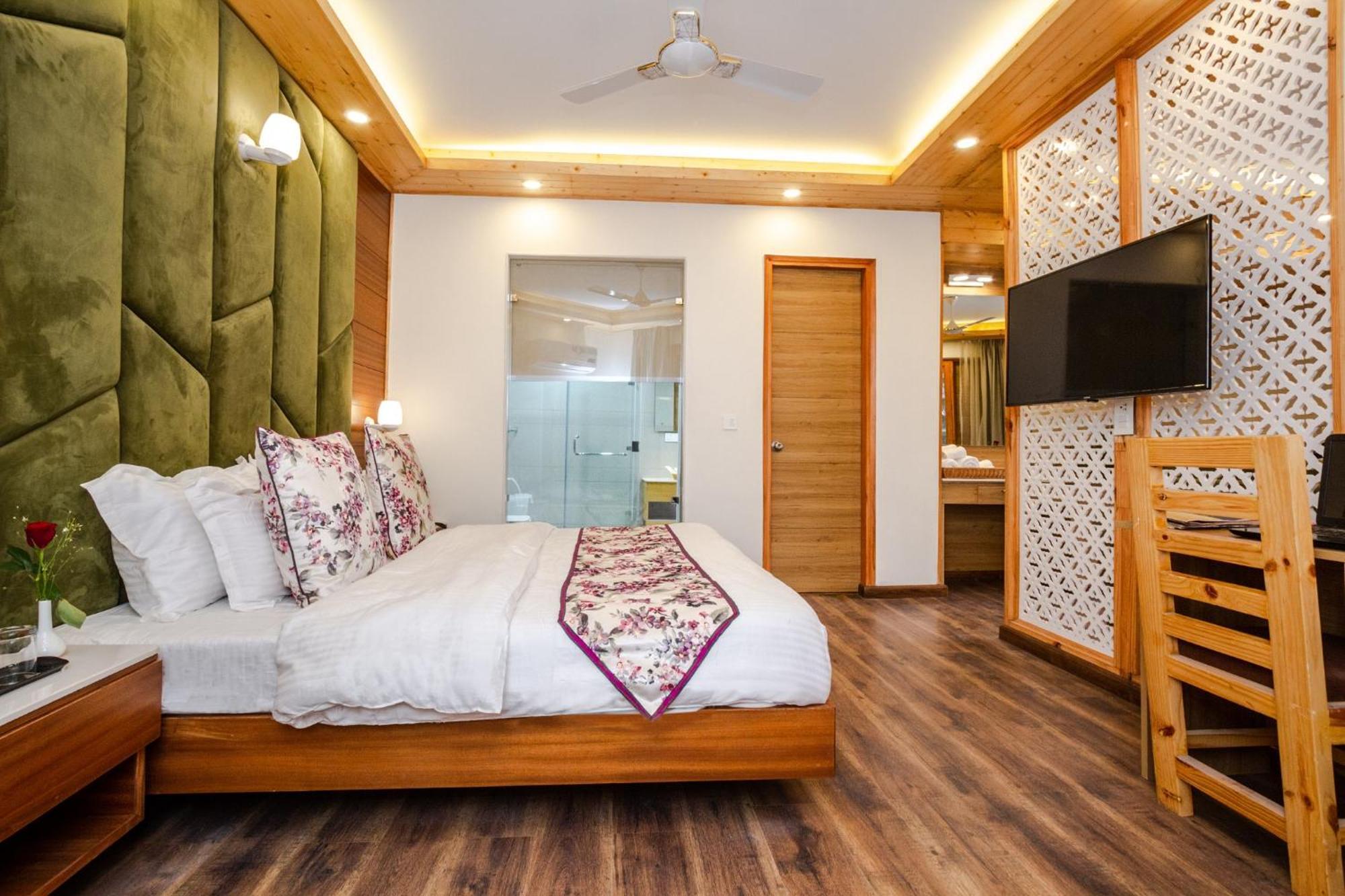 Anand Vardhan Resorts Manāli Habitación foto
